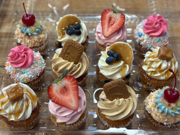 Fresh & Fruit Cupcakes Box